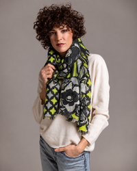 ASTRID colore LIME - Sciarpa stampa maxi fiori