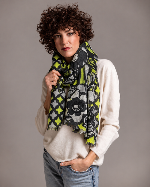 ASTRID colore LIME - Sciarpa stampa maxi fiori