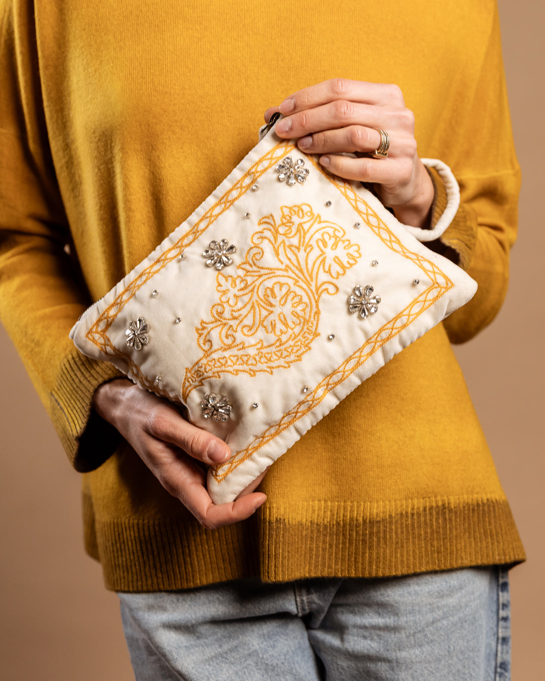 CLIO PANNA - Pochette in Velluto ricamato a mano