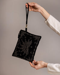 CLIO NERO - Pochette in Velluto ricamato a mano