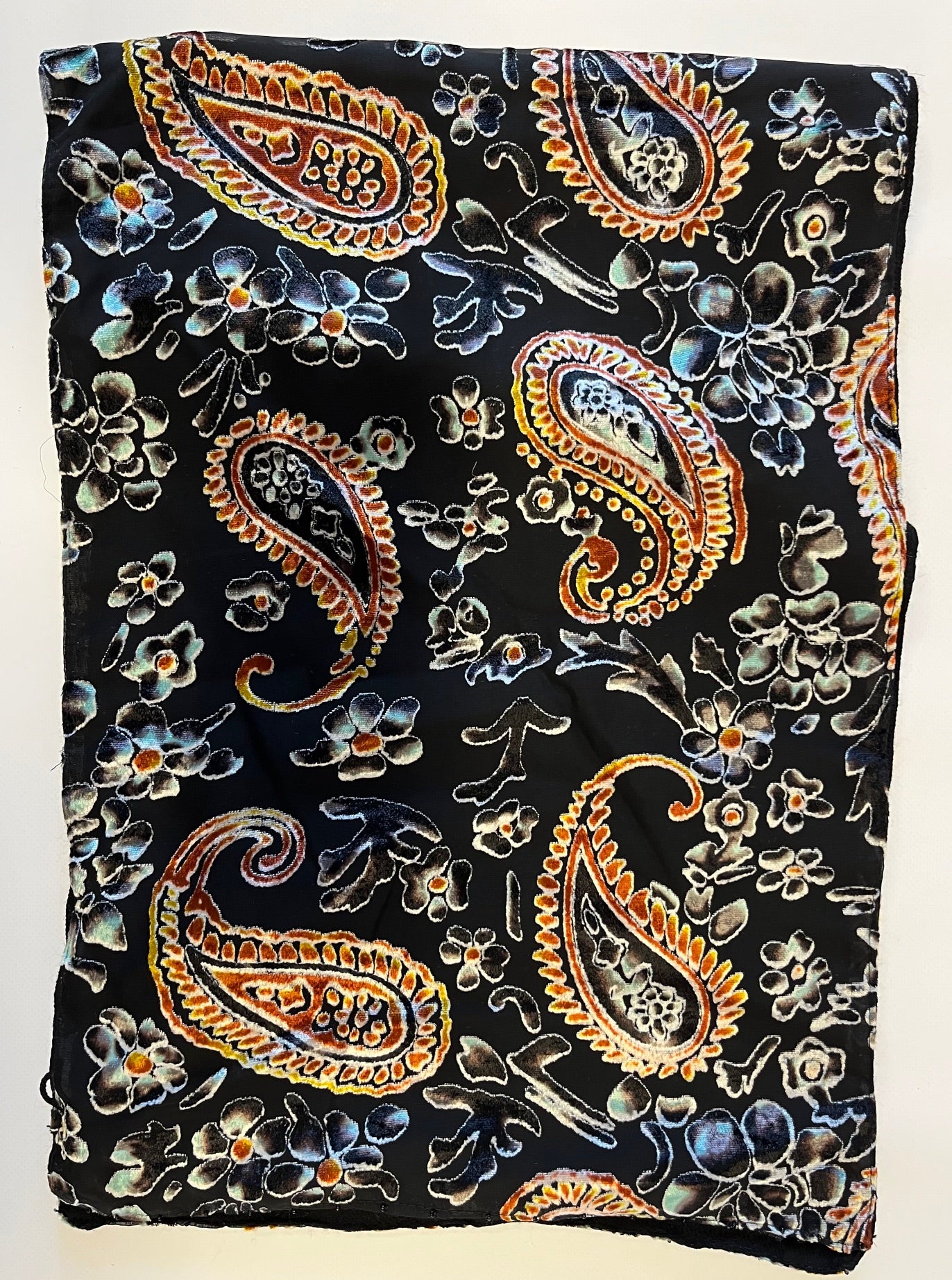 CAREZZA NERA - Sciarpa devorè con le perline